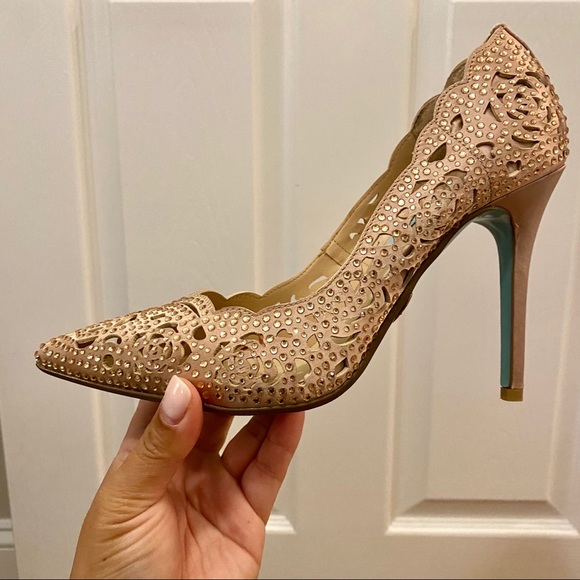 Blue by Betsey Johnson SB- Elsa - Picture 11 of 16